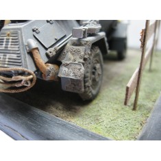 Dry Mud & Foliage Debris - Dark Brown (heavy mud with added grass, leaves, turfs etc) 20ml