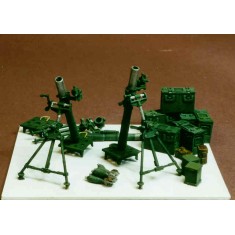 1/35 3inch Mortar (3 pieces, Two in firing position & One folded for transport)