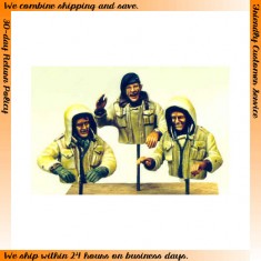 1/35 British/UK Tank Crew [Winter 1944] (3 half-figures)