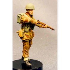 1/35 Airborne Soldier Walking with Rifle No.1