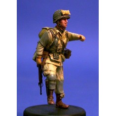 1/35 US Paratrooper Standing with M1 Carbine (Normandy 1944)(1 figure)