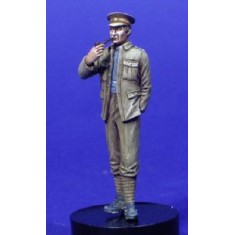 1/35 WWI Soldier with Smoking Pipe