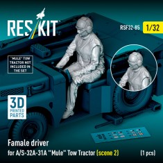 1/32 Female Driver for A/S-32A-31A Mule Tow Tractor (scene 2)