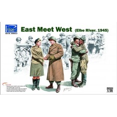 1/35 East Meet West in Elbe River 1945 (4 Figures)