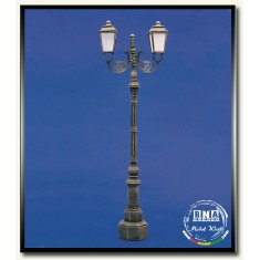 1/35 Double Antique Street Lamp