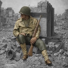 1/35 WWII US Soldier at Rest