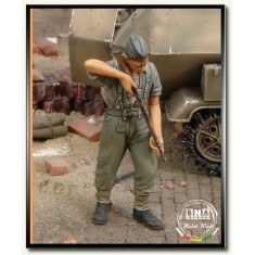 1/35 WWII German Infantry Cleaning Rifle