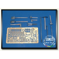 1/35 WWII SdKfz.250/251 Tool & Holder Set