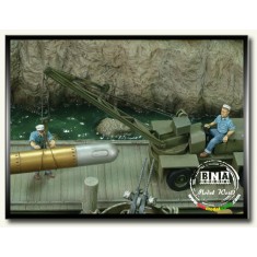 1/35 WWII US Sailors Loading Torpedo