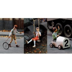 1/35 Children Playing (3 Figures)