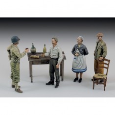 1/35 US Soldier Who Drinks with Civilians