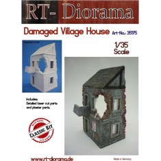 1/35 Damaged Village House (Ceramic)