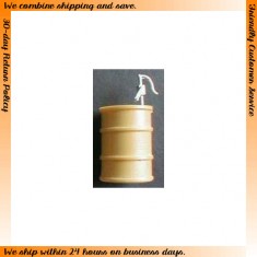 1/24 Resin Oil Barrel with Metal Pump (diameter: 25mm height: 35mm)