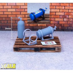 1/24 1/25 NOS Bottle & Bracket (1pc)