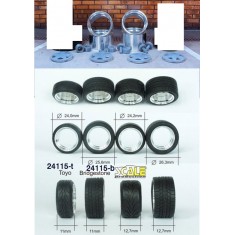 1/24 17" OZ Futura Wheels with Toyo Stretch Wall Tyre