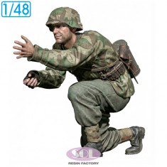 1/48 WWII German Field Artillery Gunner
