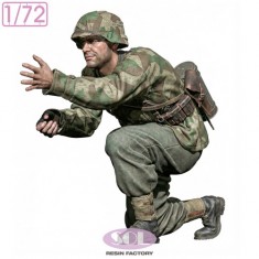 1/72 WWII German Field Artillery Gunner