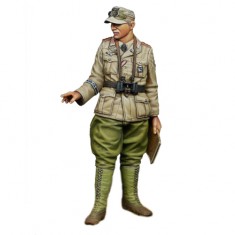 1/35 WWII German Dak Panzer Officer