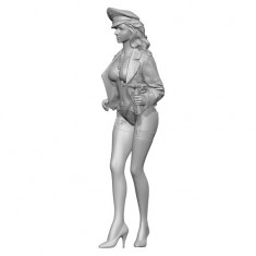 1/35 Military Pin Up Girl - Linda In A Peaked Cap