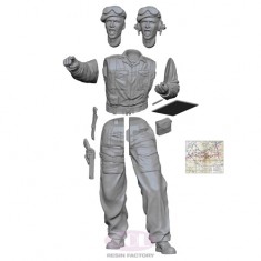 1/35 WW II M10 Achilles British Tank Gunner