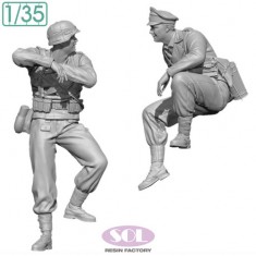 1/35 Crew for WWII German Sd.kfz.250/1