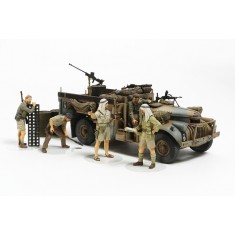 1/35 British LRDG Command Car in North Africa with Figures (Command Car+7 Figures)