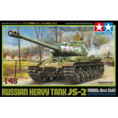 1/48 Russian Heavy Tank JS-2 Model 1944 ChKZ with Commander Figure