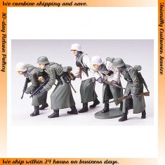 1/35 German Assault Infantry with Winter Gear
