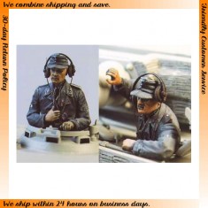 1/35 German Tank Crew, Commander and Driver 1943-1945 (2 Figures)