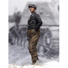 1/48 SS Panzer Crewman 