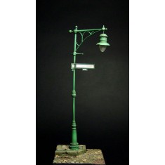 1/35 German Street Lamp