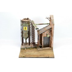1/35 Factory with Silo (19cm x 17cm x 19cm)