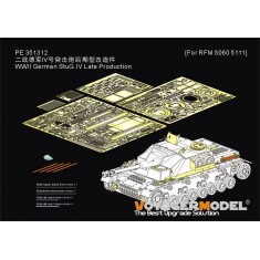 1/35 WWII German StuG.IV Late for Rye Field Model 5060/5111