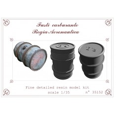 1/35 Royal AF Fuel Drums