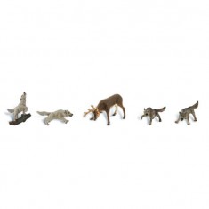HO Scale Wildlife Standoff (4 wolves, 1 deer)