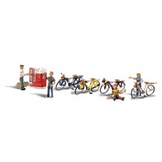 O Scale Bicycle Buddies (4 kids, bikes, old pop machine)