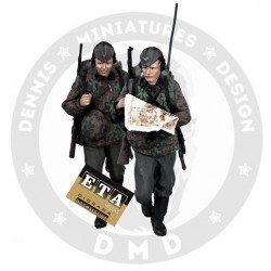 1/35 WWII German Funker (2 figures) 1/35 WWII German Funker (2 figures)