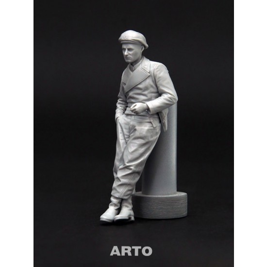 1/35 The Leaning Unteroffizier 1935/1940 1/35 The Leaning Unteroffizier 1935/1940