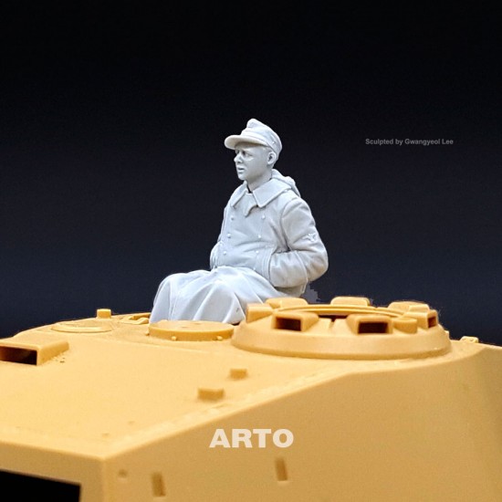 1/35 Perched Loader Sitting 1/35 Perched Loader Sitting