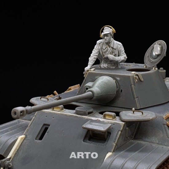 1/35 Herzer Commander 1/35 Herzer Commander