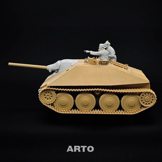 1/35 Herzer Commander 1/35 Herzer Commander