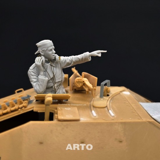 1/35 Hetzer Radio Operator 1/35 Hetzer Radio Operator