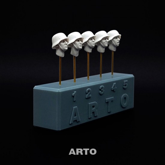 1/35 German Heads set with M35 and M40 Helmets (5pcs) 1/35 German Heads set with M35 and M40 Helmets (5pcs)