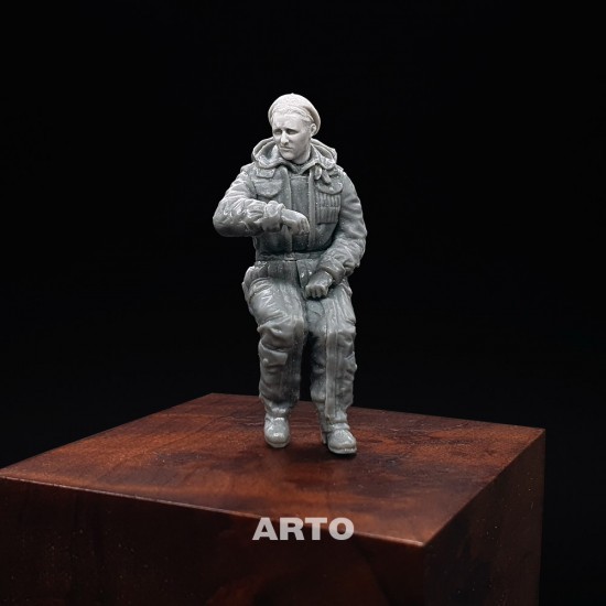 1/35 WWII British Royal Tank Regiment Beret (5 different heads) 1/35 WWII British Royal Tank Regiment Beret (5 different heads)
