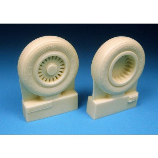 1/48 Mikoyan MiG-25 Foxbat Main and Nose Wheels Set for Kitty Hawk kit 1/48 Mikoyan MiG-25 Foxbat Main and Nose Wheels Set for Kitty Hawk kit