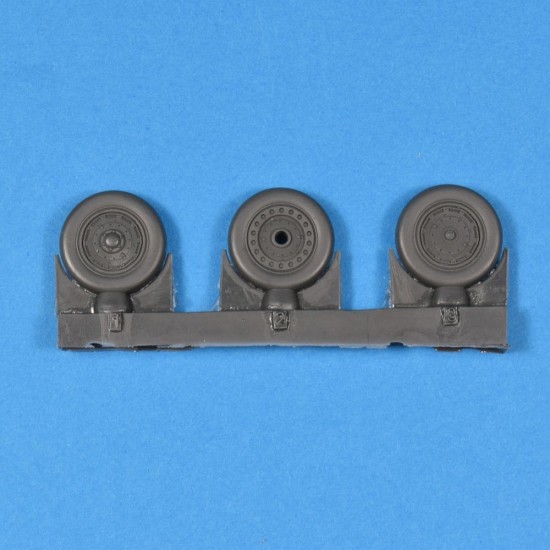 1/48 Lockheed SR-71 Blackbird Wheels for Revell kits 1/48 Lockheed SR-71 Blackbird Wheels for Revell kits