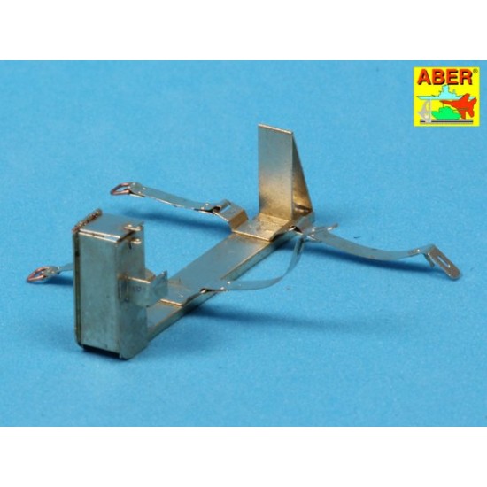 1/16 Fire Extinguisher with Brackets used on German Tanks, Assault Guns and Other Vehicles 1/16 Fire Extinguisher with Brackets used on German Tanks, Assault Guns and Other Vehicles