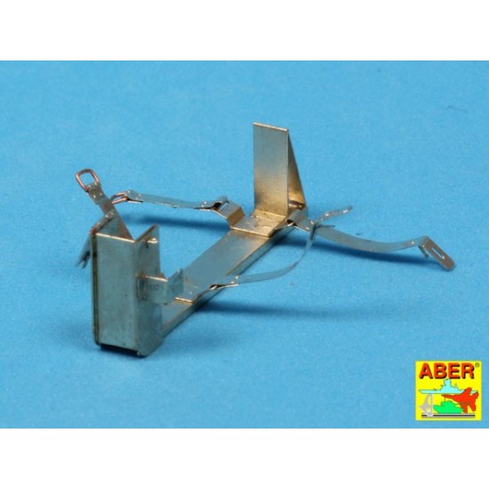 1/16 Fire Extinguisher with Brackets used on German Tanks, Assault Guns and Other Vehicles 1/16 Fire Extinguisher with Brackets used on German Tanks, Assault Guns and Other Vehicles