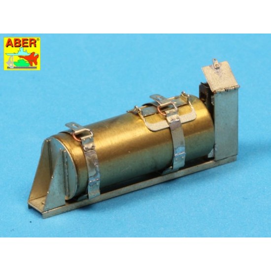 1/16 Fire Extinguisher with Brackets used on German Tanks, Assault Guns and Other Vehicles 1/16 Fire Extinguisher with Brackets used on German Tanks, Assault Guns and Other Vehicles
