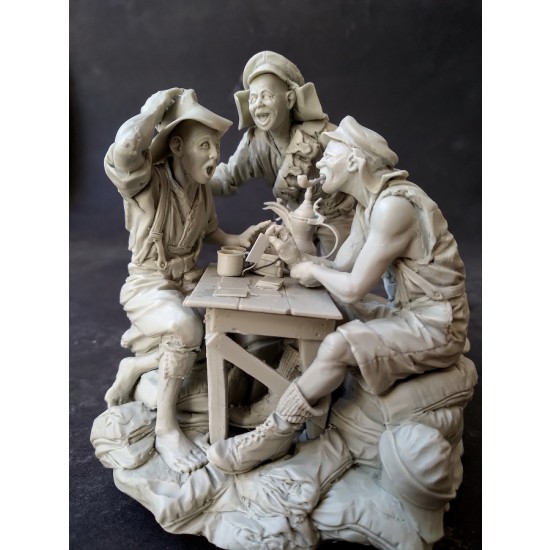 1/16 Anzac, Gallipoli Trio at Rest (3 figures, base & accesories) 1/16 Anzac, Gallipoli Trio at Rest (3 figures, base & accesories)